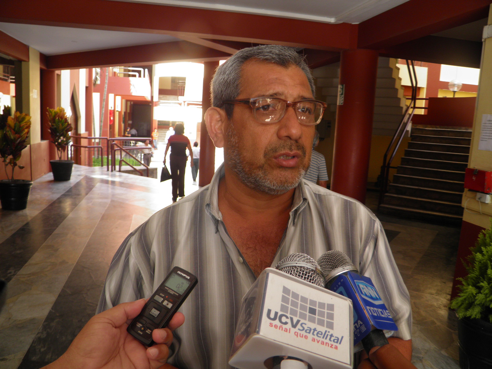 Piden a Victoria Espinoza gestionar presupuesto para ejecución de obras pendientes