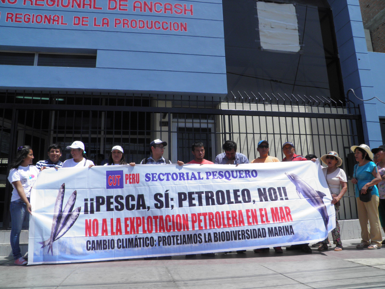 Protestan contra exploración sísmica en el mar de Chimbote