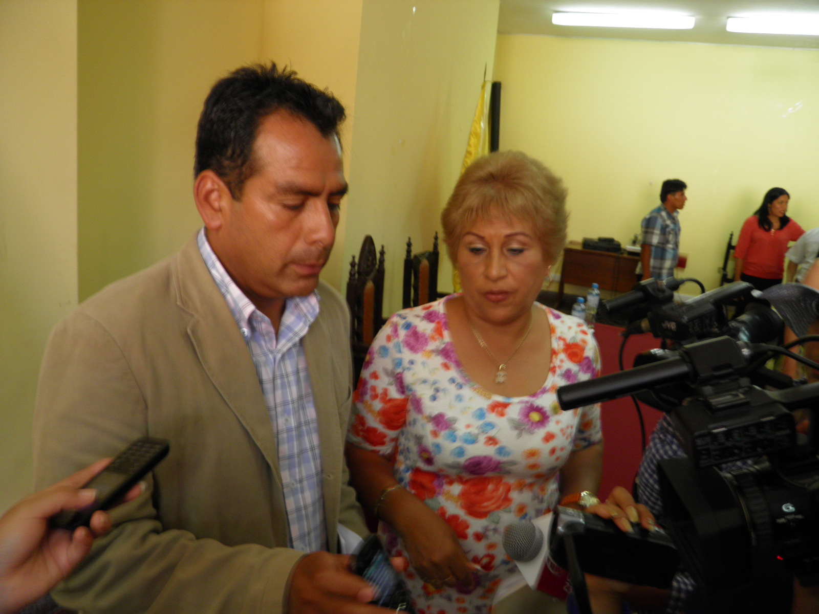 Fiscalía cita a Victoria Espinoza y gerente edil por incendio en planta de tratamiento