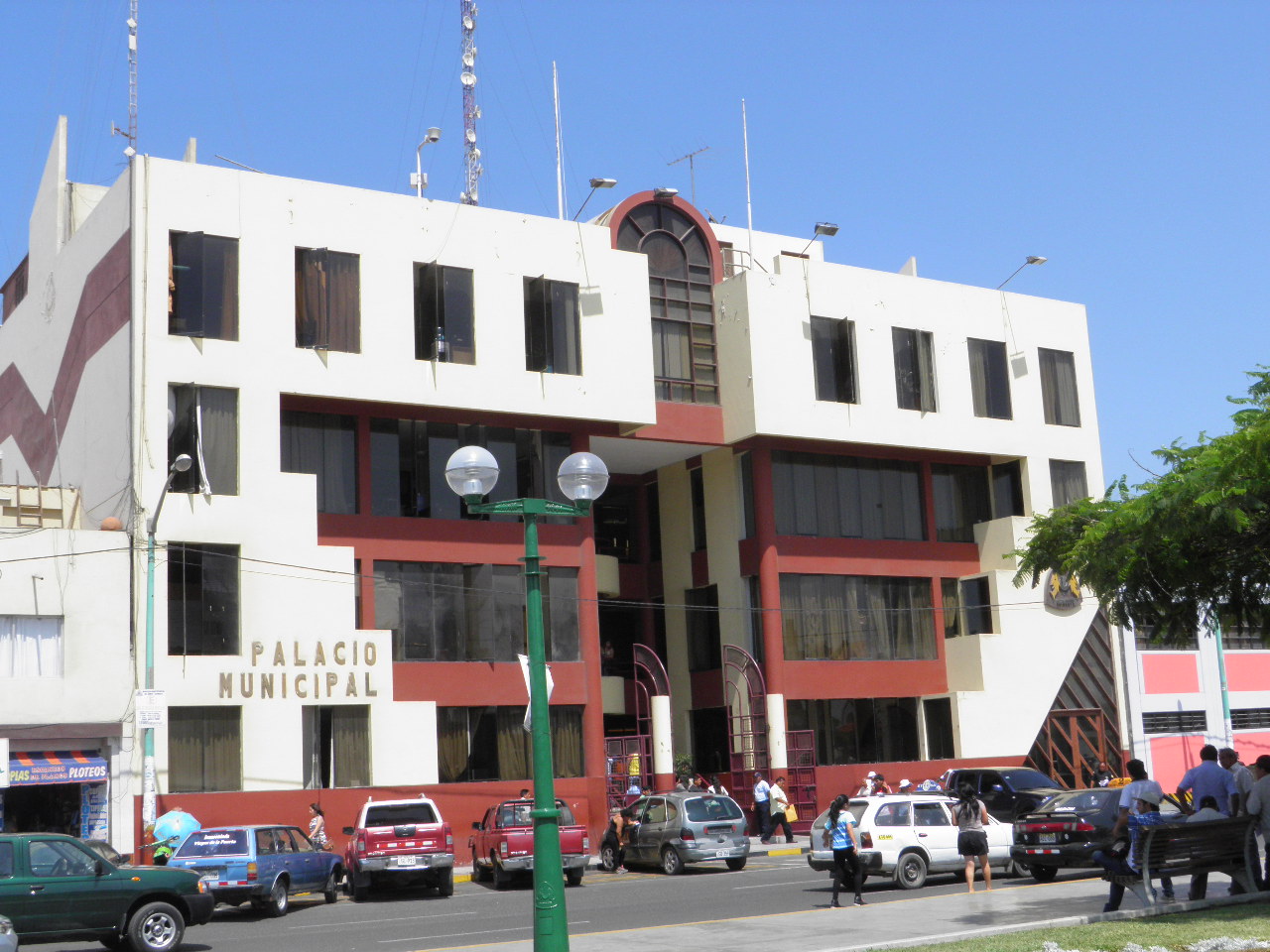 Municipalidad Provincial del Santa gestiona tres importantes obras para Chimbote