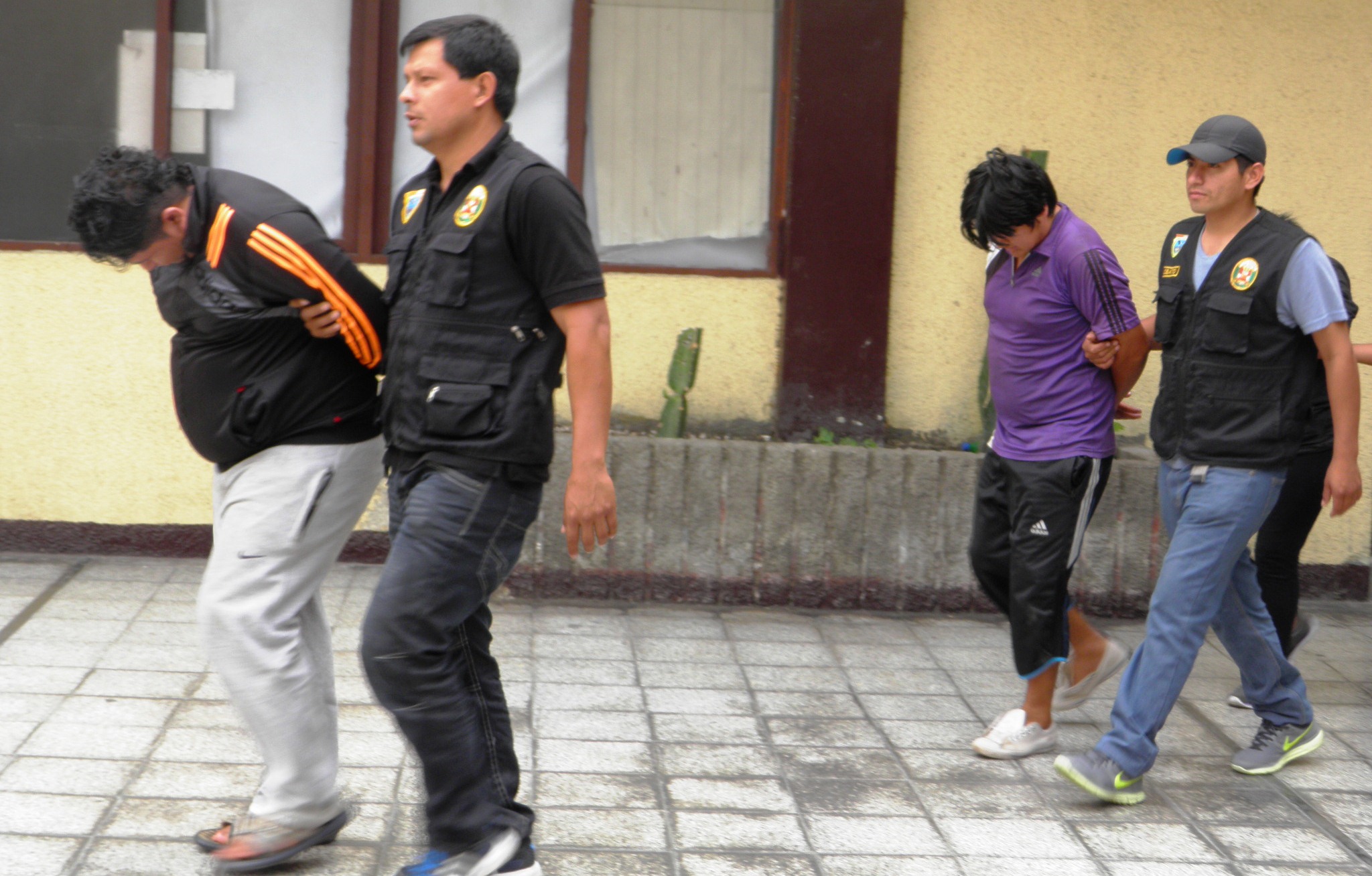 Agentes antidrogas capturan a tres microcomercializadores de PBC en Dos de Mayo