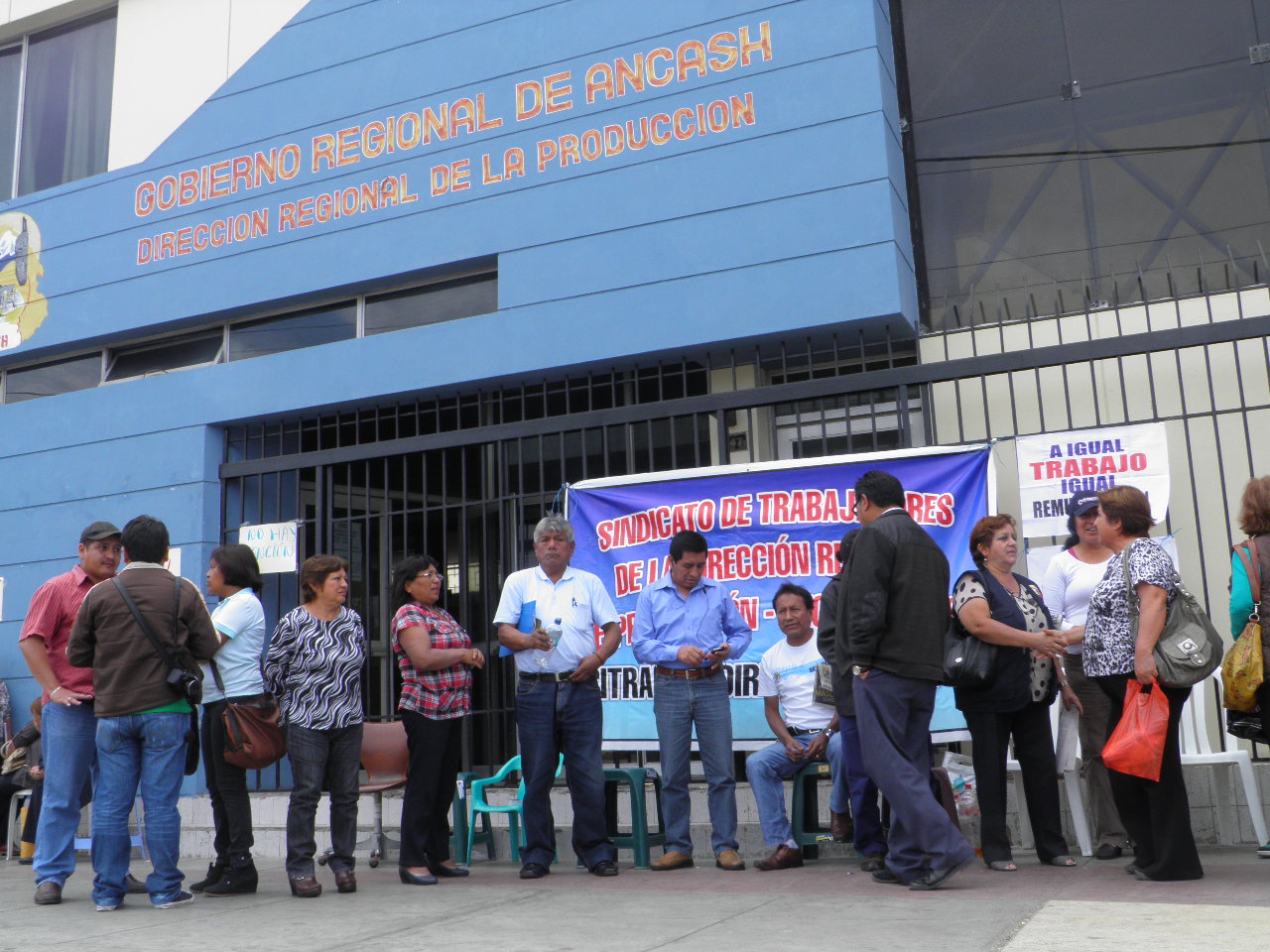 Chimbote: Trabajadores de la Producción exigen pago de incentivos laborales