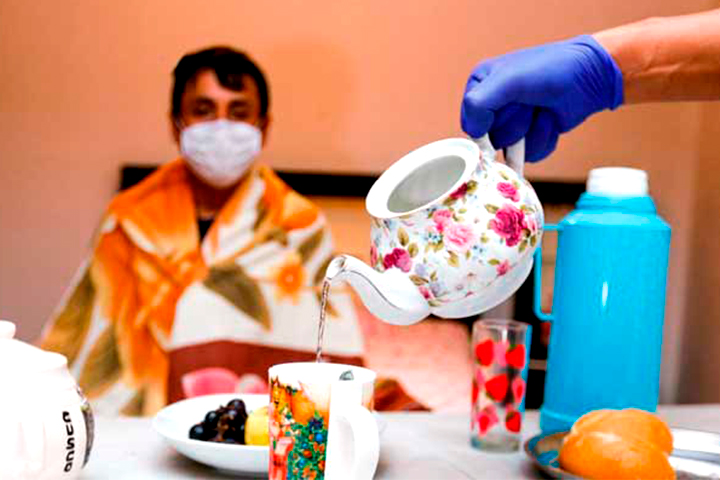 ¿Cómo tratar una posible emergencia de COVID-19 en casa?