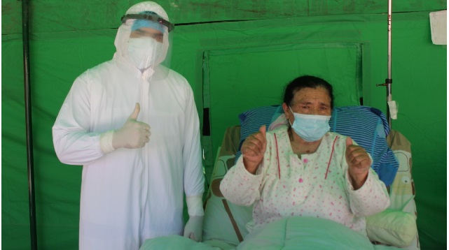 Mamita de 80 años logró superar al coronavirus en Hospital La Caleta de Chimbote