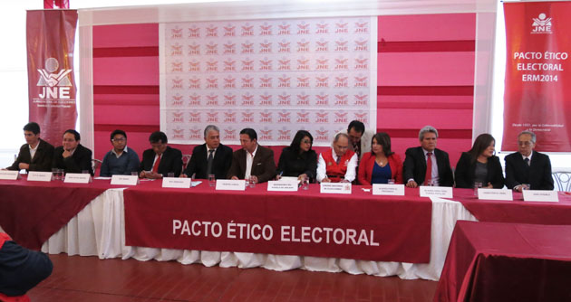 Huaraz: 16 candidatos regionales expusieron sus propuestas en debate organizado por el JEE