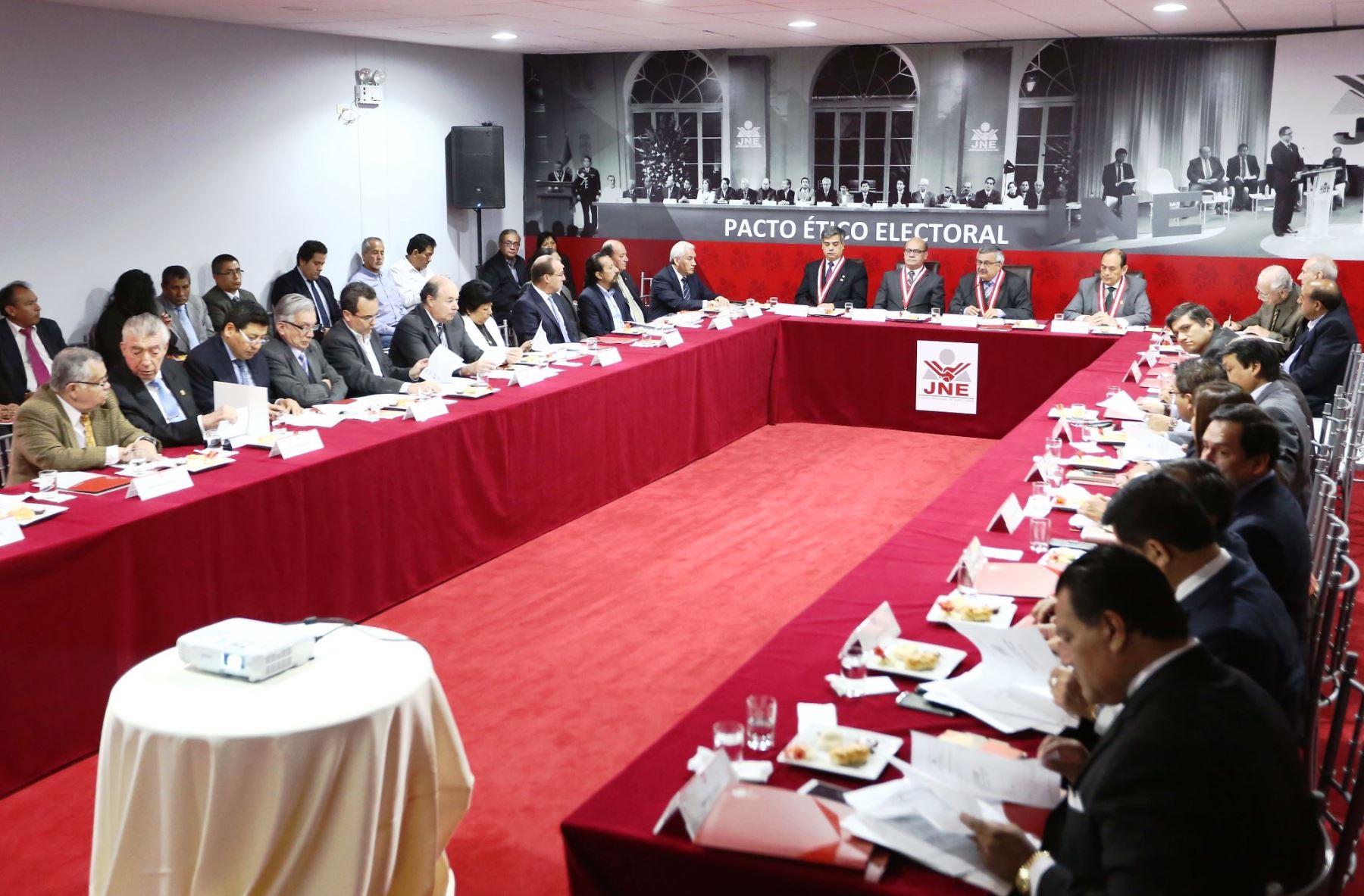 Resaltan Pacto Ético Electoral para guiar actuación de participantes en próximas elecciones