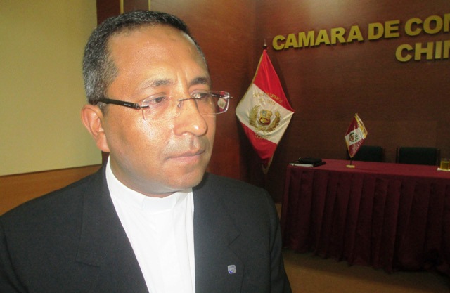 Superior de los Oblatos respalda a sacerdote denunciado por profesora del "Niño Dios"