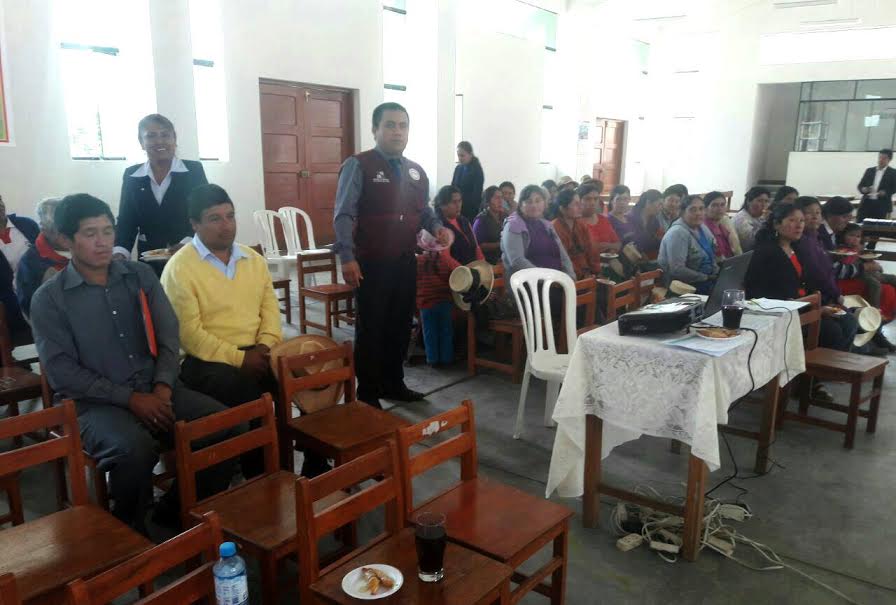 Cabana: padres de familia de jueces de paz escolares de Hualalay son capacitados 