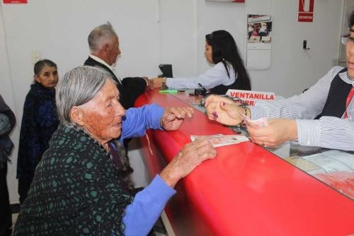 Más de 20,000 usuarios de pensión 65 serán atendidos este domingo en 10 ciudades