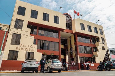 Municipio dispone embanderamiento por el 115 aniversario de Creación Política de Chimbote