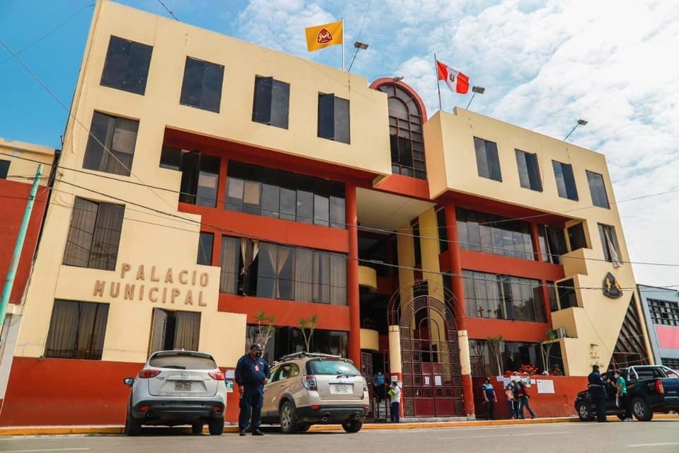 Chimbote:  disponen embanderamiento por la semana cívica de y fiesta patronal San Pedrito 