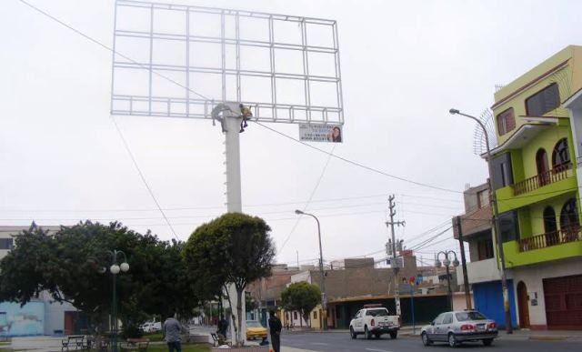Moradores de Huanchaquito  se oponen a instalación de gran panel  publicitario
