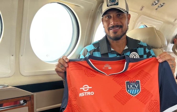 Paolo Guerrero arribó a la ciudad de Trujillo y ya es parte del equipo del UCV 