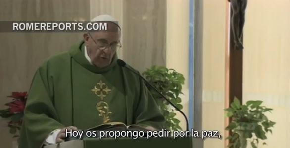 Francisco cuestiona a vendedores de armas que viven de la guerra (Video)