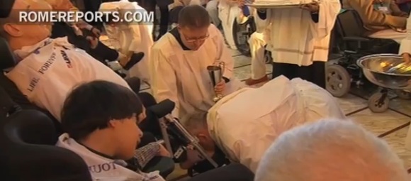 “Jesús nos ha dejado una herencia: Servir a los más necesitados”: Francisco (Video)