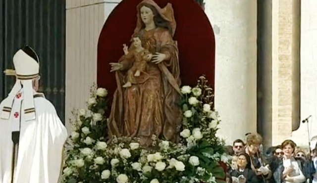 El papa Francisco expresa siempre devoción por la Virgen María (Video)
