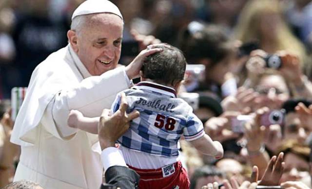  El papa Francisco exhorta a defender la vida desde la concepción