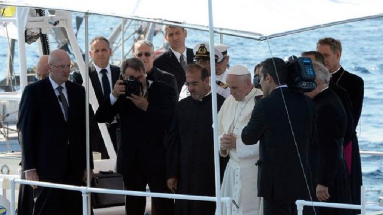  Papa Francisco: "Vivimos la globalización de la indiferencia" (Video)