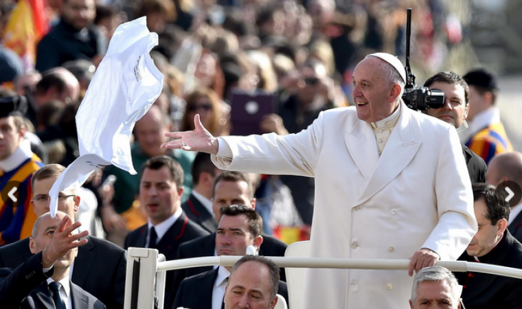 Francisco advierte que el poder puede convertirse en arma de la corrupción 