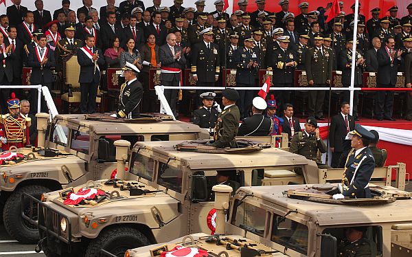Concluyó tradicional parada militar por Fiestas Patrias