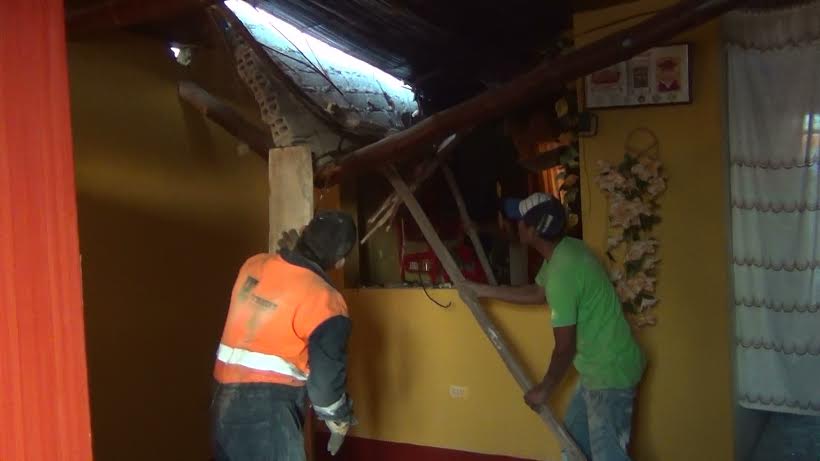 Adolescente salvó de morir aplastado por una pared mal construida