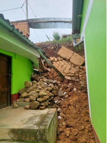 Áncash: intensas lluvias provocaron el colapso de una pared de colegio