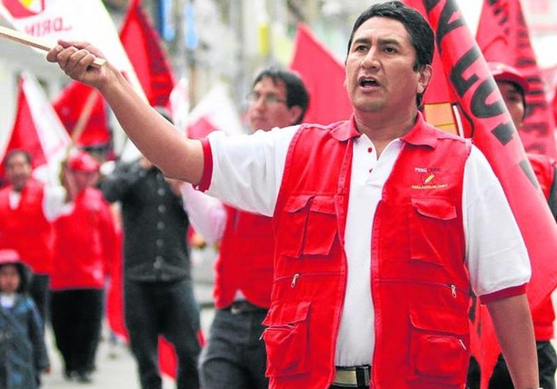 Cerrón presenta habeas corpus ante el TC e insiste en anular condena por corrupción 