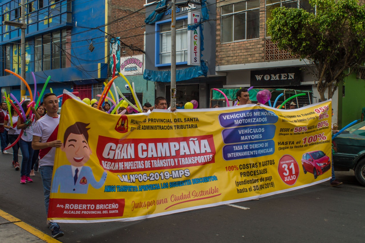 Chimbote: trabajadores ediles realizan pasacalle sobre campaña de rebajas de papeletas de tránsito