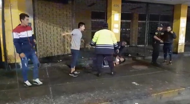 Peleas de borrachos son el pan de cada día en la zona de discotecas del centro de Chimbote