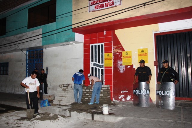 Peña Aquarius que era escenario de hechos de sangre fue clausurada y tapiada en Chimbote