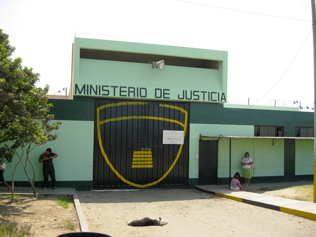 Chimbote: En diciembre estarían instalando bloqueadores de celulares en penal de Cambio Puente