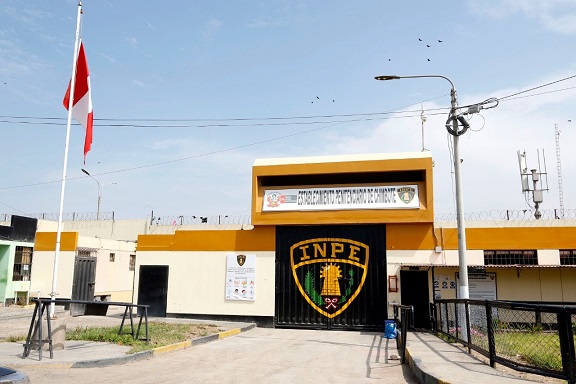 Es sentenciado a ocho años de prisión por robar un automóvil de servicio público