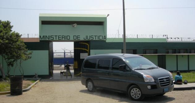 Chimbote: Descubren a mujer intentando ingresar un chip de teléfono al penal de Cambio Puente