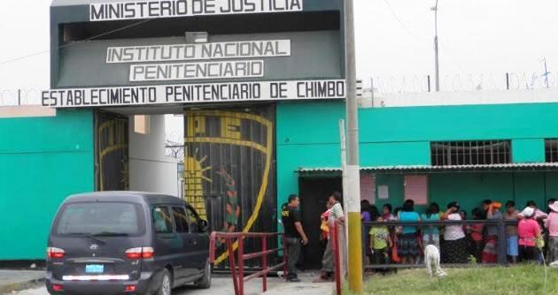 Detienen a mujer cuando pretendía ingresar un teléfono al penal de Cambio Puente