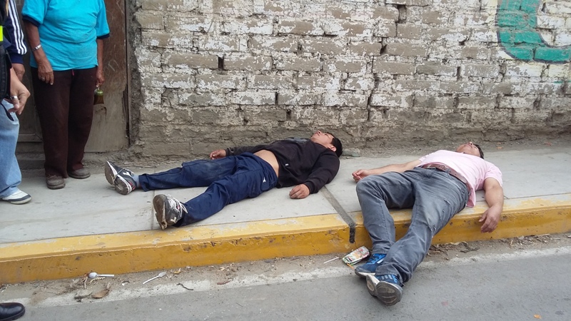Chimbote: dos jóvenes dopados fueron hallados en pueblo joven Dos de Junio 