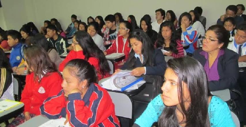 Chimbote en Línea ofreció taller de fotografía para sus corresponsales escolares 