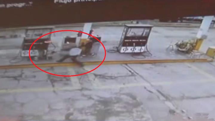 MPS multó a sujeto que atacó con machete a un perro en un grifo de Chimbote