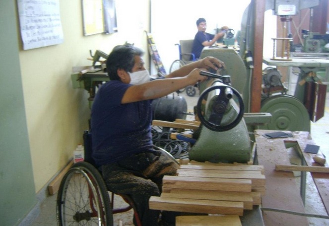 Más de 330 personas con discapacidad del país recibirán becas para formación técnica