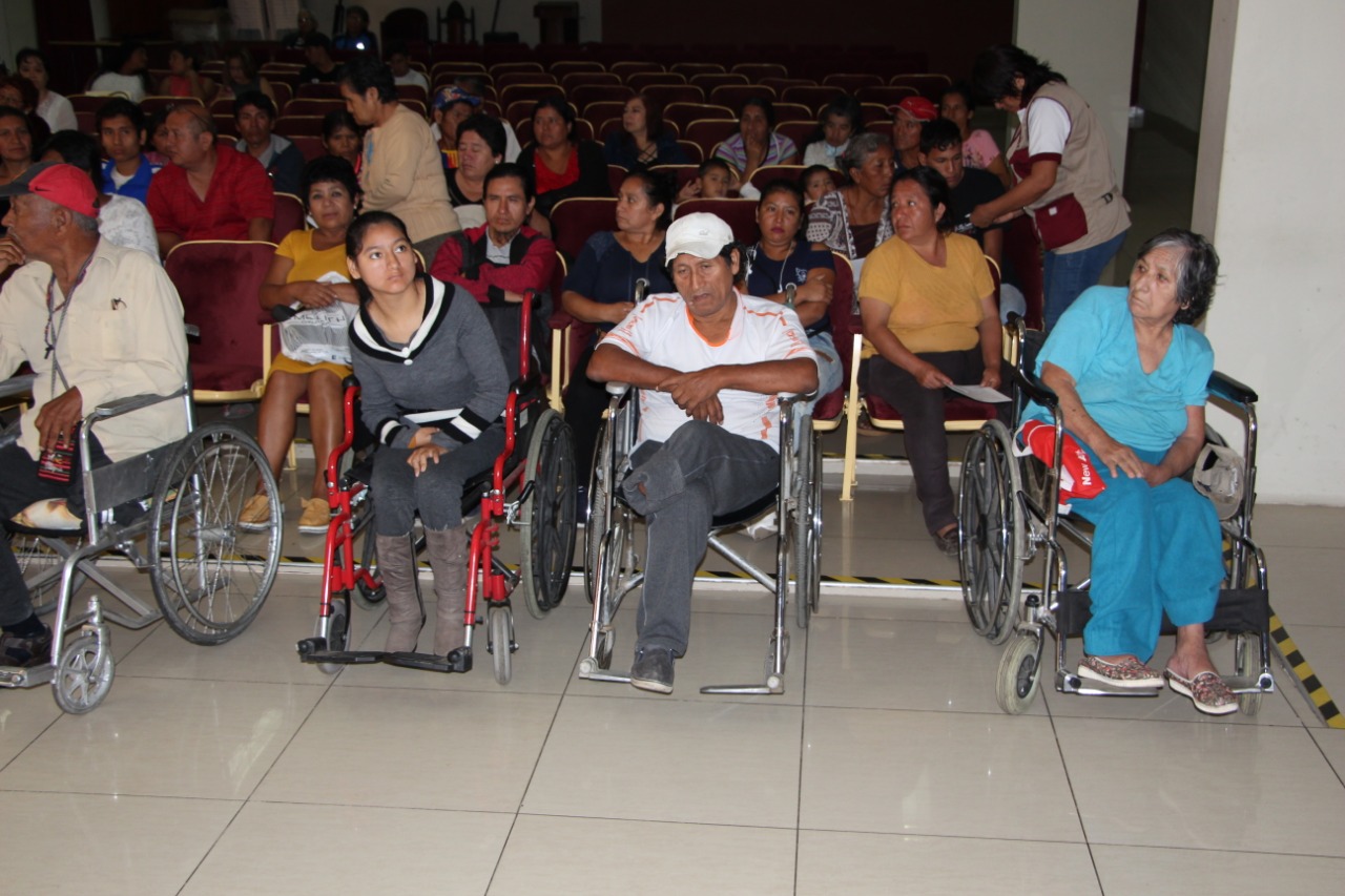 Chimbote:  comuna provincial entregó carnés y resolución de Conadis a personas discapacitadas