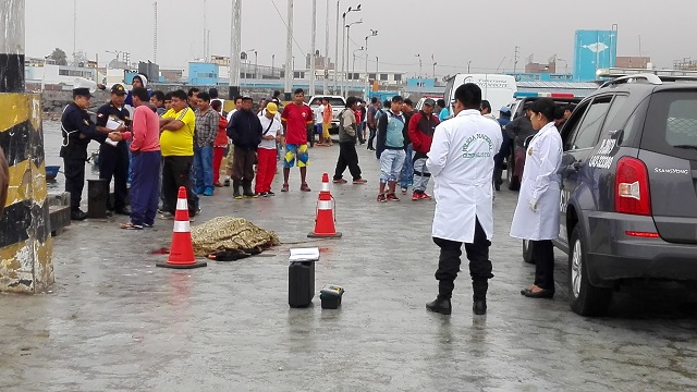 Tragedia en el mar: Pescador de 21 años muere durante faena en Chimbote