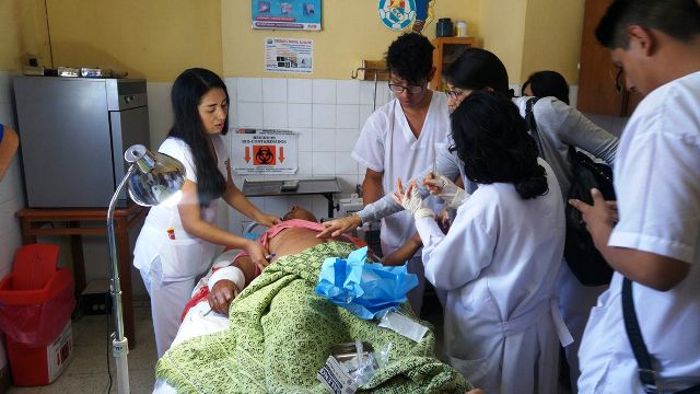 Doce pescadores salvan de morir tras volcarse camión que los trasladaba a Chimbote