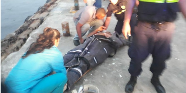 Pescador sufre grave caída de una altura de 5 metros al interior de una fábrica en Chimbote