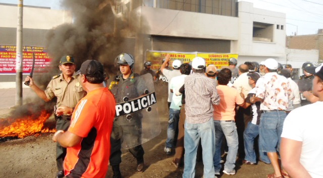 Trabajadores de pesquera Humacare exigen que se atiendan sus reclamos