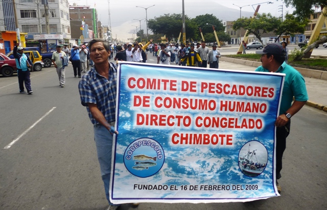 Pescadores artesanales inician huelga regional indefinida