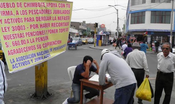  Nuevamente pescadores jubilados recolectan firmas para derogar la Ley 30003