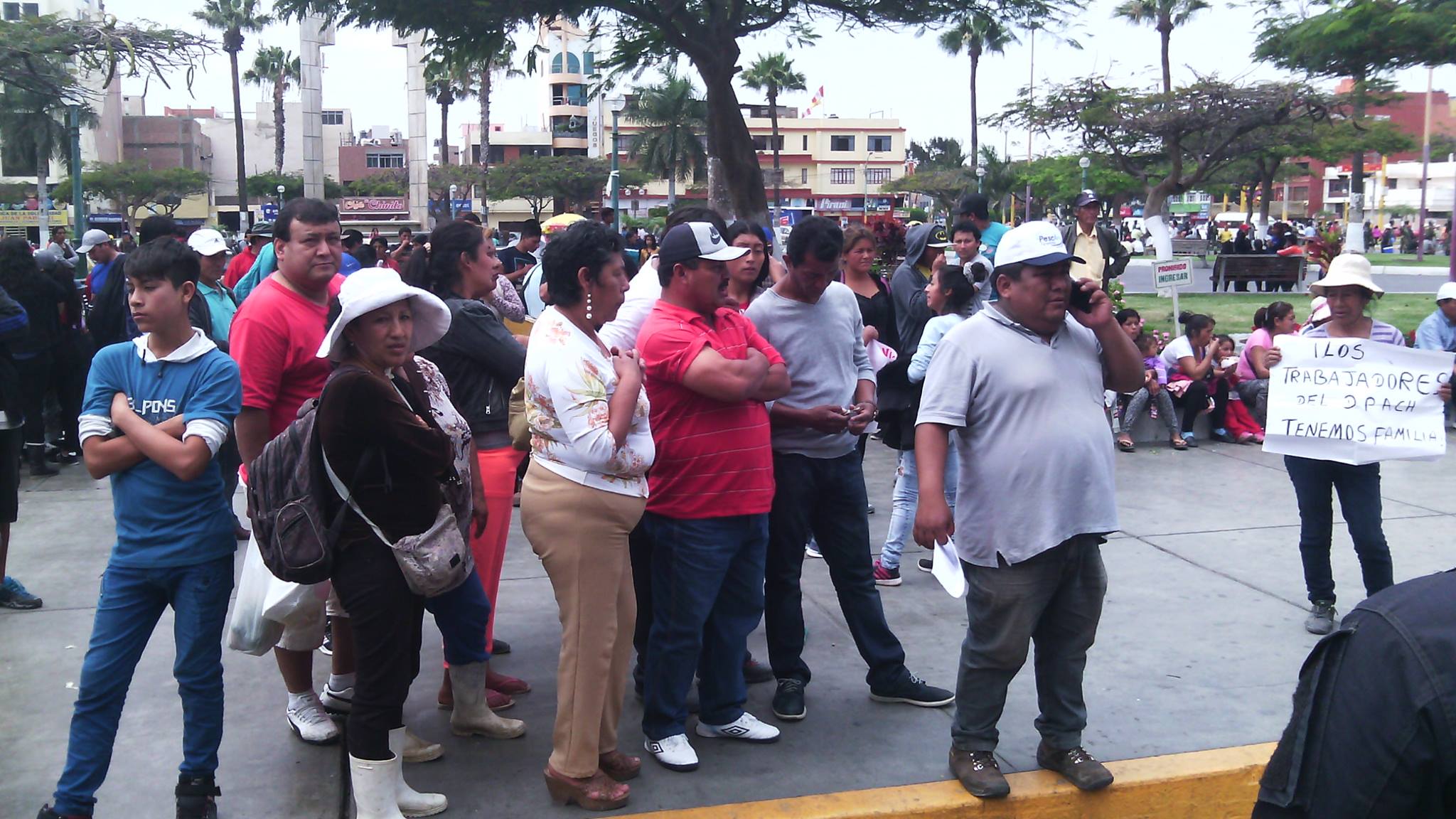 Con plantón exigen clausura temporal de terminal pesquero clandestino en Chimbote