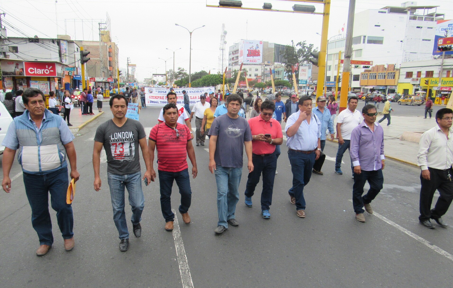 Sindicatos del sector pesca de Chimbote se movilizan para exigir cese de captura de anchoveta 