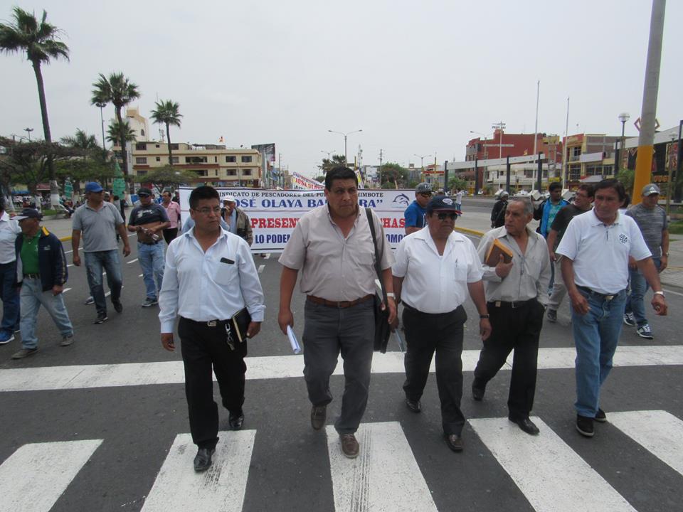 Pescadores de Chimbote vuelven a las calles para exigir la conclusión de la temporada de pesca