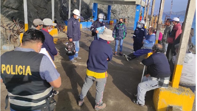 Fiscalía Ambiental sensibiliza a pescadores de Casma y Huarmey a no extraer pejerrey