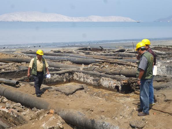 Sancionarán a pesqueras que sigan contaminando desagüe doméstico en Chimbote